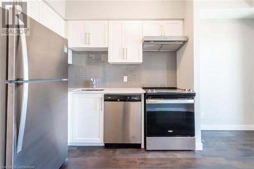 15 Queen Street S Unit# 1503, Hamilton, ON - Indoor Photo Showing Kitchen