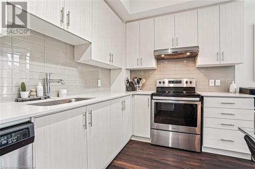 320 Plains Road E Unit# 211, Burlington, ON - Indoor Photo Showing Kitchen With Upgraded Kitchen