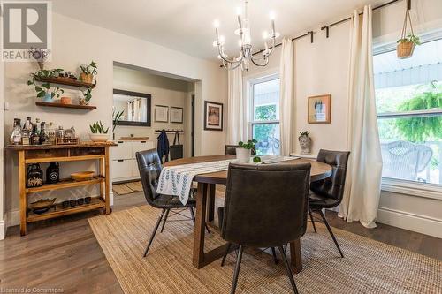 30 Picton Street W, Hamilton, ON - Indoor Photo Showing Dining Room