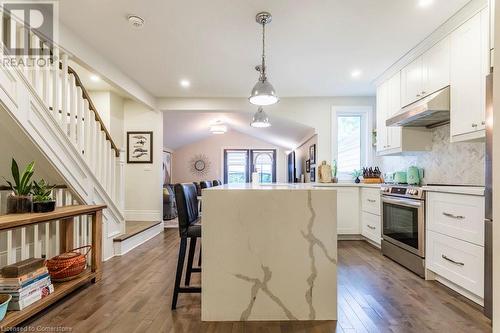 30 Picton Street W, Hamilton, ON - Indoor Photo Showing Kitchen With Upgraded Kitchen