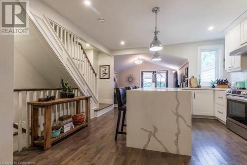 30 Picton Street W, Hamilton, ON - Indoor Photo Showing Kitchen