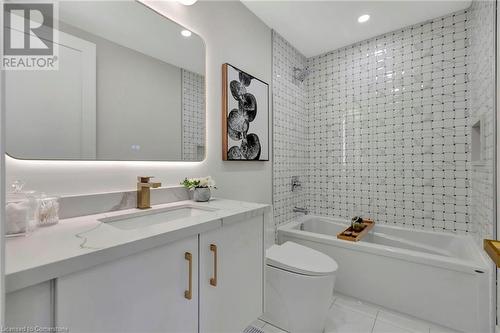 79 Trenholme Crescent, Hamilton, ON - Indoor Photo Showing Bathroom