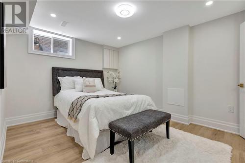 79 Trenholme Crescent, Hamilton, ON - Indoor Photo Showing Bedroom