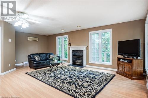 16 Durham Road, Stoney Creek, ON - Indoor Photo Showing Living Room With Fireplace