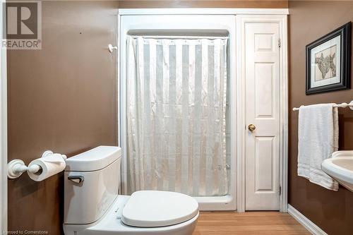 16 Durham Road, Stoney Creek, ON - Indoor Photo Showing Bathroom