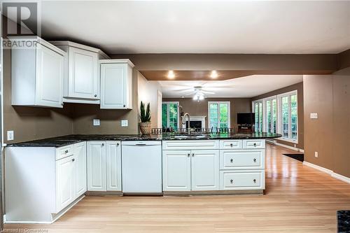 16 Durham Road, Stoney Creek, ON - Indoor Photo Showing Kitchen