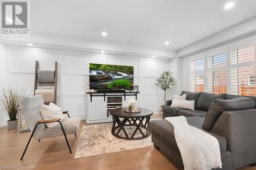 252 Kinsman Drive, Binbrook, ON - Indoor Photo Showing Living Room