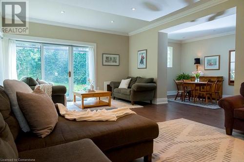 377 Hess Street S, Hamilton, ON - Indoor Photo Showing Living Room