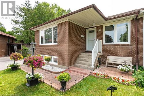 15 Gailong Court, Toronto, ON 