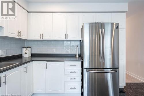 384 Limeridge Road E Unit# 11, Hamilton, ON - Indoor Photo Showing Kitchen