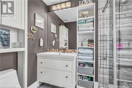 34 Penfold Court, Mount Hope, ON - Indoor Photo Showing Bathroom