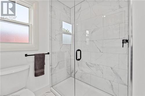 286 East 18Th Street, Hamilton, ON - Indoor Photo Showing Bathroom