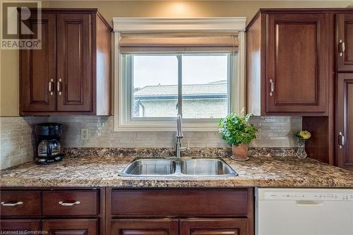 40 Michael Drive N, Port Colborne, ON - Indoor Photo Showing Kitchen With Double Sink