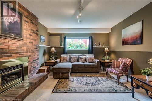 40 Michael Drive N, Port Colborne, ON - Indoor Photo Showing Living Room With Fireplace