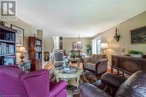 40 Michael Drive N, Port Colborne, ON - Indoor Photo Showing Living Room