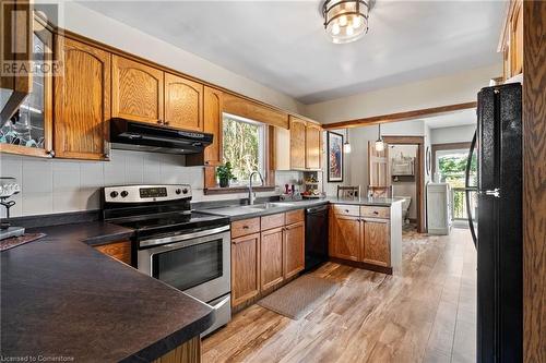 369 Queenston Street, St. Catharines, ON - Indoor Photo Showing Kitchen