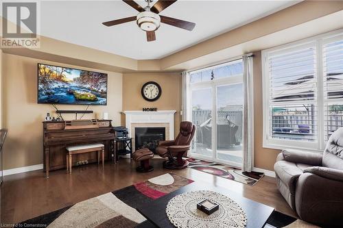 193 Tanglewood Drive, Hamilton, ON - Indoor Photo Showing Living Room With Fireplace