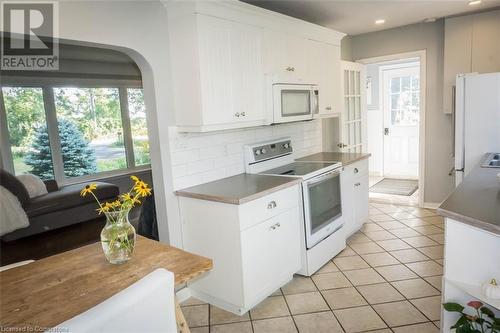 6465 Twenty Road E, Hamilton, ON - Indoor Photo Showing Kitchen