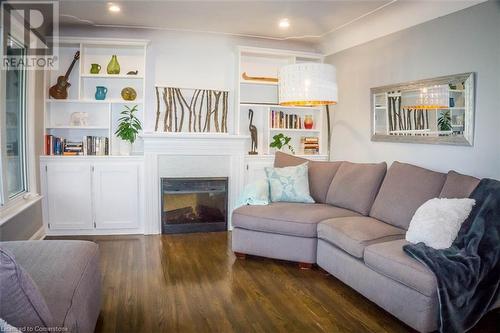 6465 Twenty Road E, Hamilton, ON - Indoor Photo Showing Living Room With Fireplace