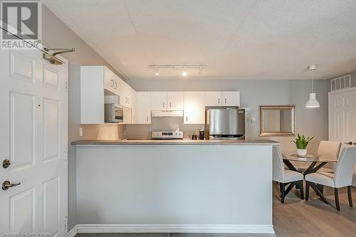 1441 Walker'S Line Unit# 110, Burlington, ON - Indoor Photo Showing Kitchen