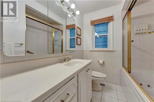 48 Wyngate Avenue, Stoney Creek, ON - Indoor Photo Showing Bathroom