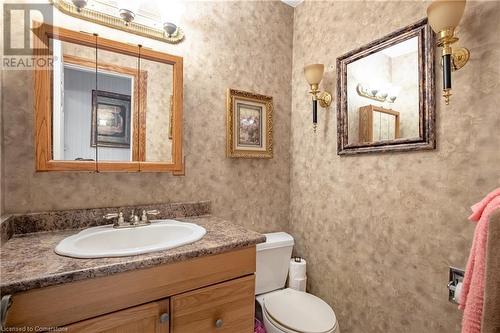 62 Bridlewood Drive, Dundas, ON - Indoor Photo Showing Bathroom