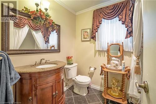 62 Bridlewood Drive, Dundas, ON - Indoor Photo Showing Bathroom