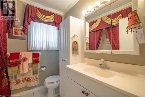 62 Bridlewood Drive, Dundas, ON - Indoor Photo Showing Bathroom