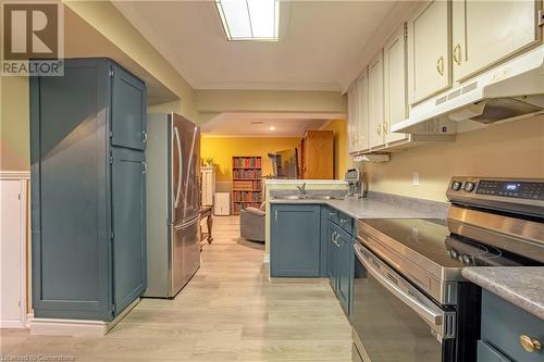 62 Bridlewood Drive, Dundas, ON - Indoor Photo Showing Kitchen