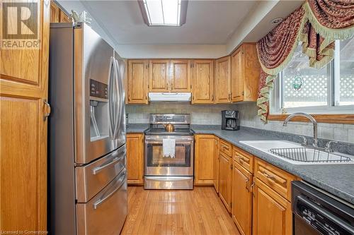 62 Bridlewood Drive, Dundas, ON - Indoor Photo Showing Kitchen