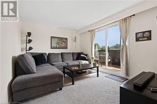 7693 Ronnie Crescent, Niagara Falls, ON - Indoor Photo Showing Living Room