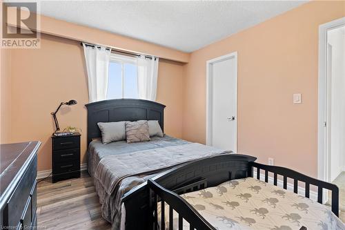 7693 Ronnie Crescent, Niagara Falls, ON - Indoor Photo Showing Bedroom