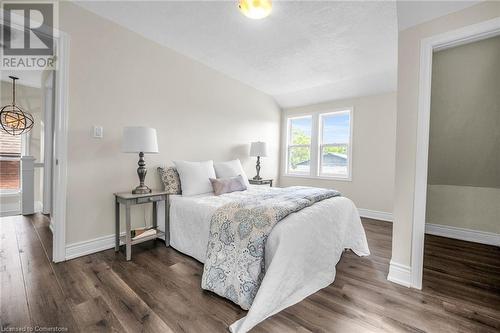 248 Murray Street, Brantford, ON - Indoor Photo Showing Bedroom