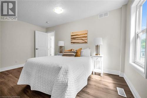 248 Murray Street, Brantford, ON - Indoor Photo Showing Bedroom