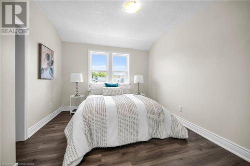 248 Murray Street, Brantford, ON - Indoor Photo Showing Bedroom