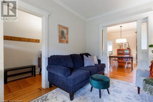 40 Gladstone Avenue, Hamilton, ON - Indoor Photo Showing Living Room