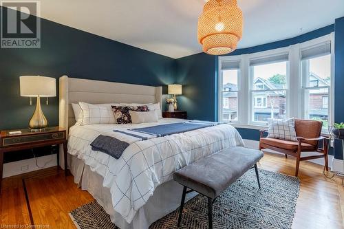 40 Gladstone Avenue, Hamilton, ON - Indoor Photo Showing Bedroom