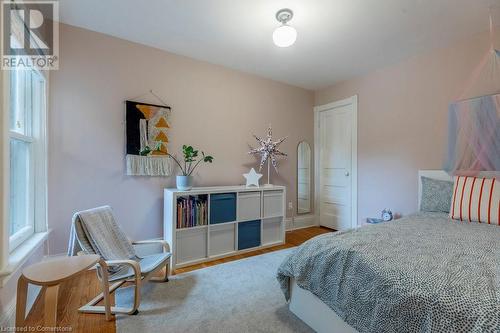 40 Gladstone Avenue, Hamilton, ON - Indoor Photo Showing Bedroom