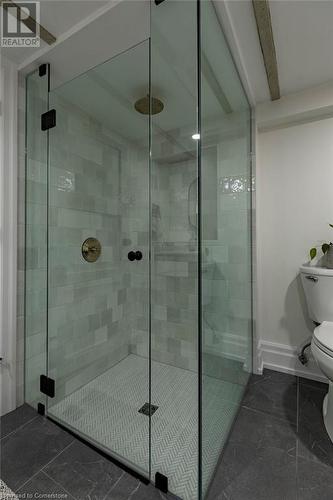 40 Gladstone Avenue, Hamilton, ON - Indoor Photo Showing Bathroom