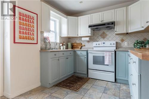 173 Simcoe Street E, Hamilton, ON - Indoor Photo Showing Kitchen