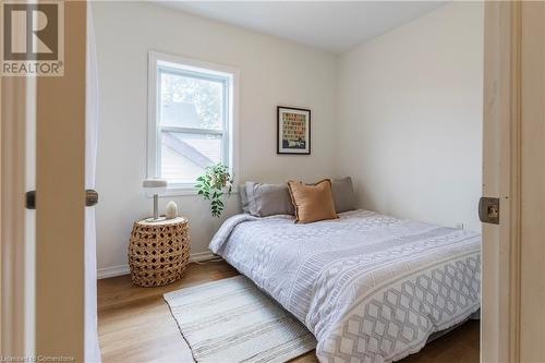 173 Simcoe Street E, Hamilton, ON - Indoor Photo Showing Bedroom