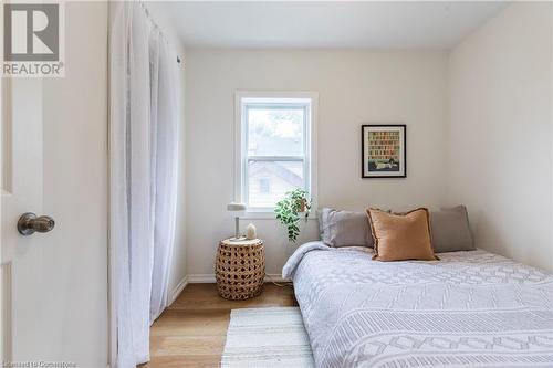 173 Simcoe Street E, Hamilton, ON - Indoor Photo Showing Bedroom