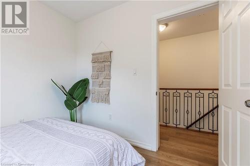 173 Simcoe Street E, Hamilton, ON - Indoor Photo Showing Bedroom