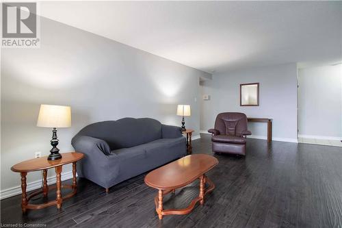 21 Knightsbridge Road Unit# 1602, Brampton, ON - Indoor Photo Showing Living Room