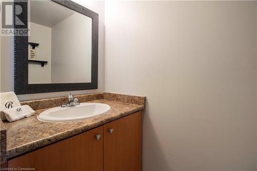 21 Knightsbridge Road Unit# 1602, Brampton, ON - Indoor Photo Showing Bathroom