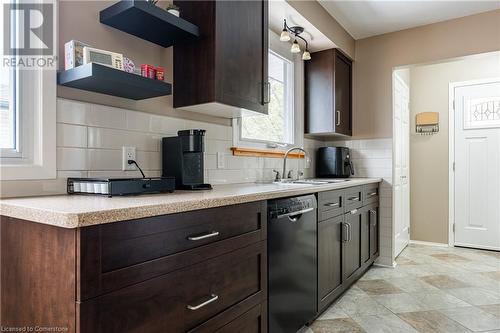 7976 Paddock Trail Drive, Niagara Falls, ON - Indoor Photo Showing Kitchen