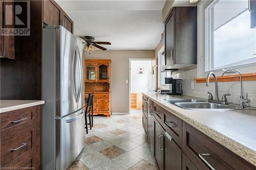 7976 Paddock Trail Drive, Niagara Falls, ON - Indoor Photo Showing Kitchen With Double Sink