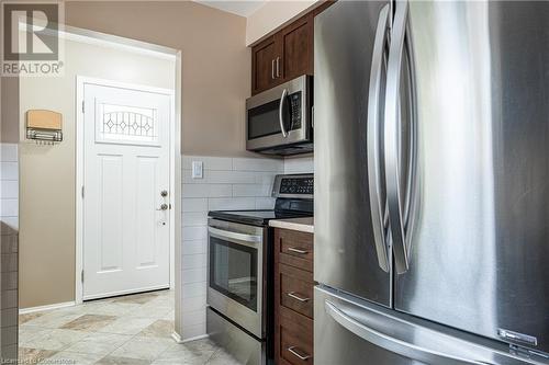 7976 Paddock Trail Drive, Niagara Falls, ON - Indoor Photo Showing Kitchen