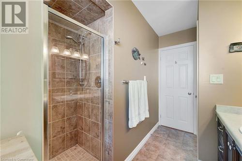 59 Mountbatten Drive, Hamilton, ON - Indoor Photo Showing Bathroom