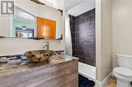 1095 Barron Road, Thorold, ON - Indoor Photo Showing Bathroom